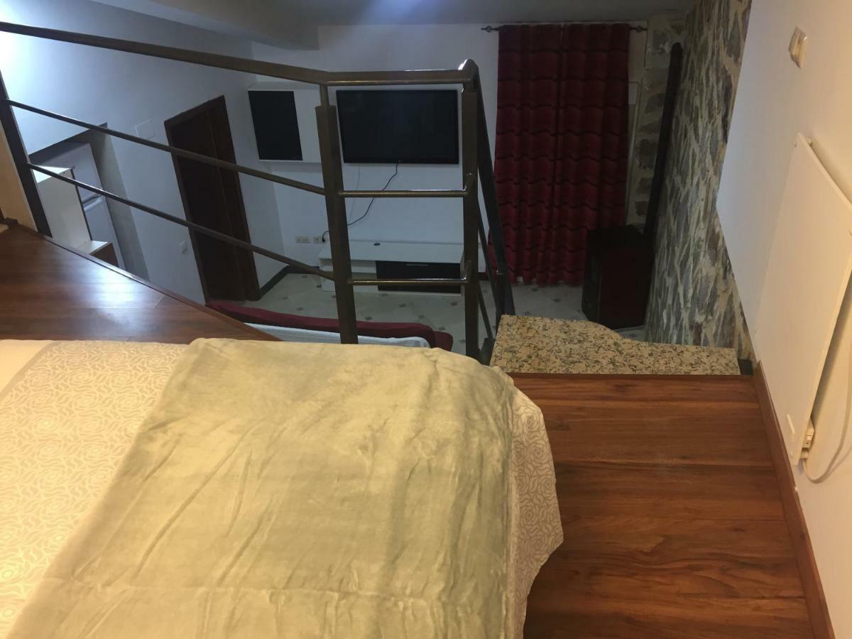 Apartamento Arco Del Cristo Caces Εξωτερικό φωτογραφία